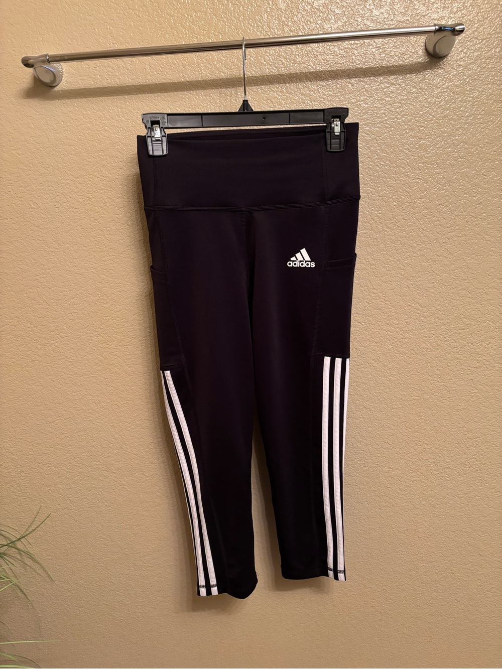 ADIDAS Womens Leggings / Black Aeroready  / Crop 3/4 / 3-Stripe / Black S